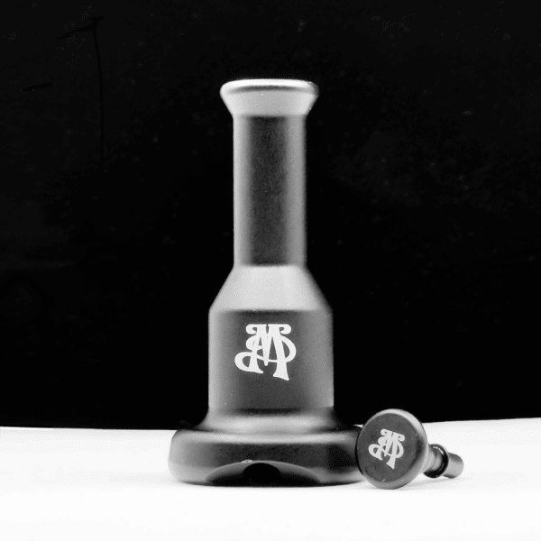 Madhatter Glasswoks - Pugernaut - Black