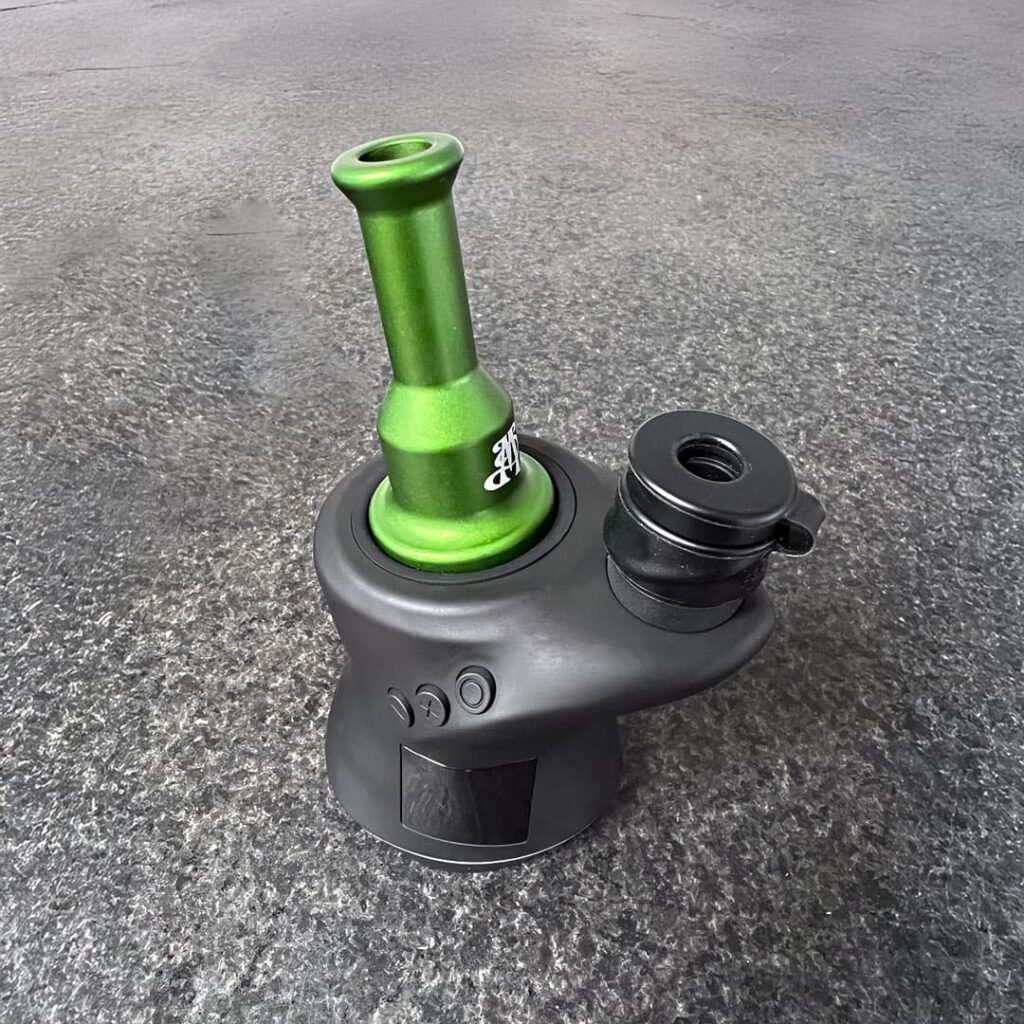 Madhatter Glasswoks - Pugernaut - Green